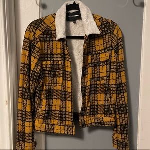 FASHION NOVA SHERPA PLAID JACKET SIZE SMALL